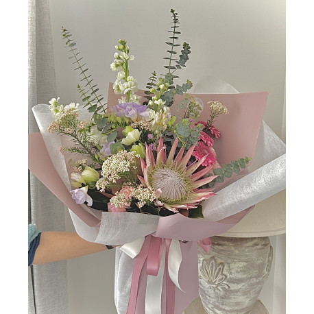 🎓 “Graceful Bloom” Graduation Bouquet